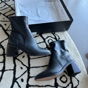 Dolce Vita Indiga booties boots size 6 Black Stella New in Box